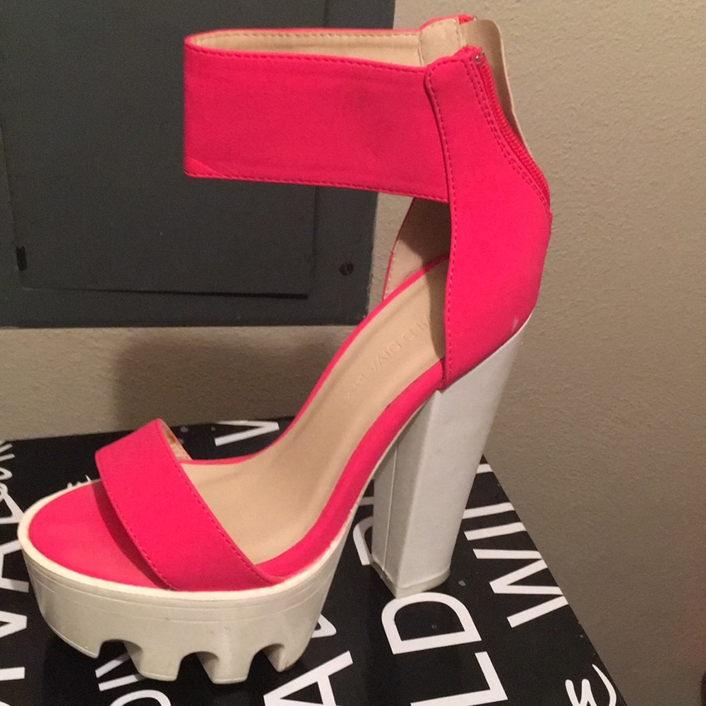 Heels - Picture 2 of 4